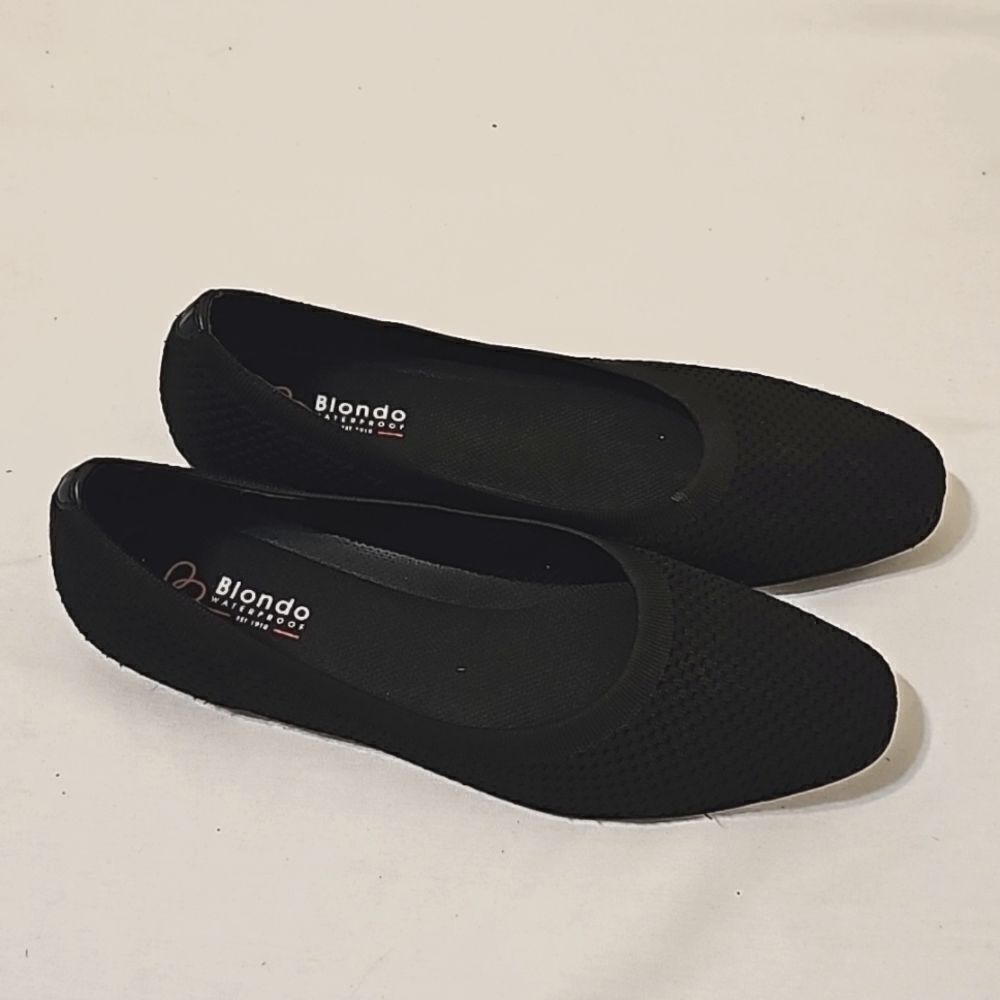 Blondo waterproof ballet flats, like new, black 9